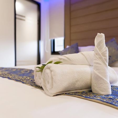 Eleven Avenue Suites Bangkok Ngoại thất bức ảnh