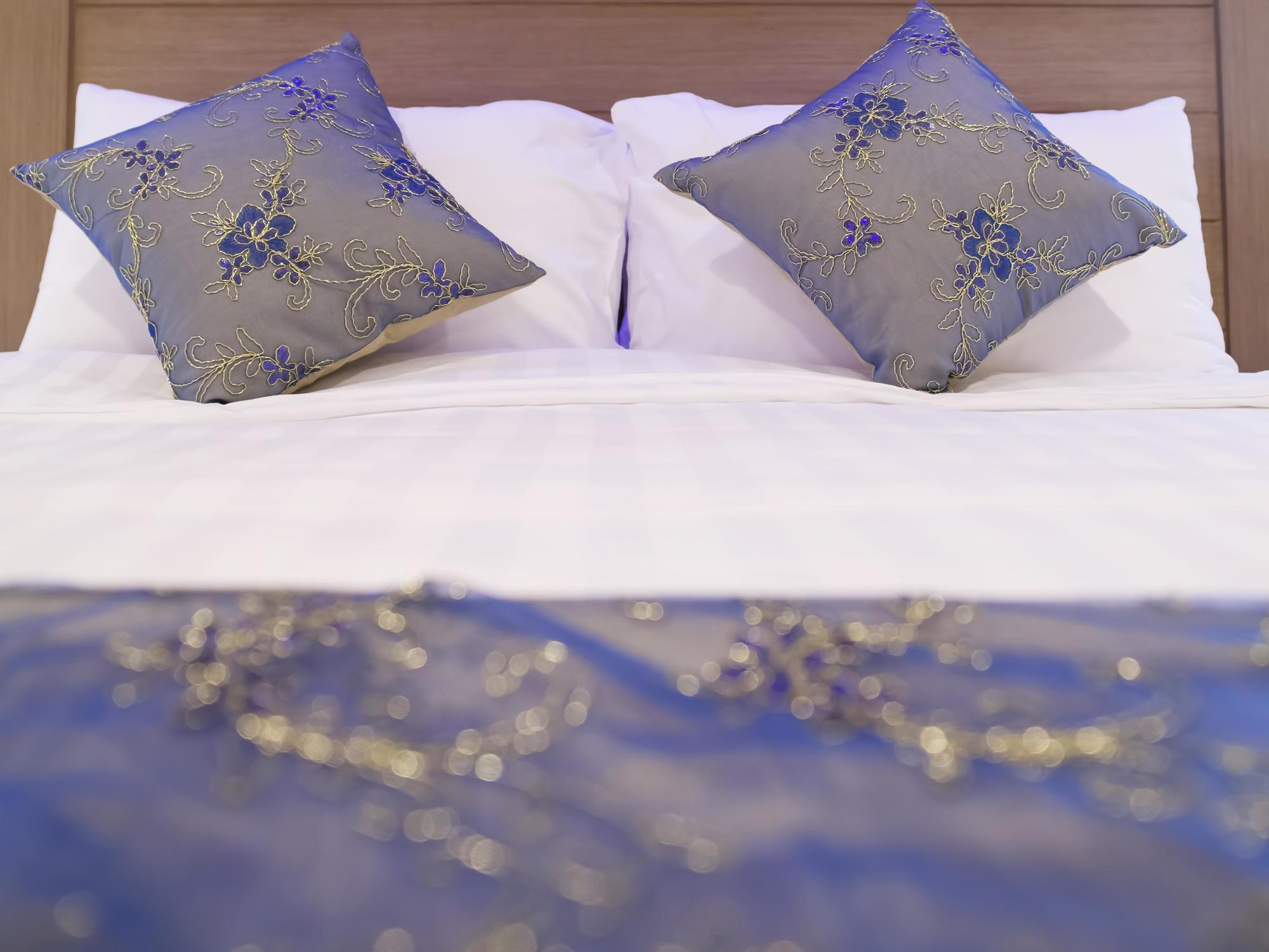 Eleven Avenue Suites Bangkok Ngoại thất bức ảnh