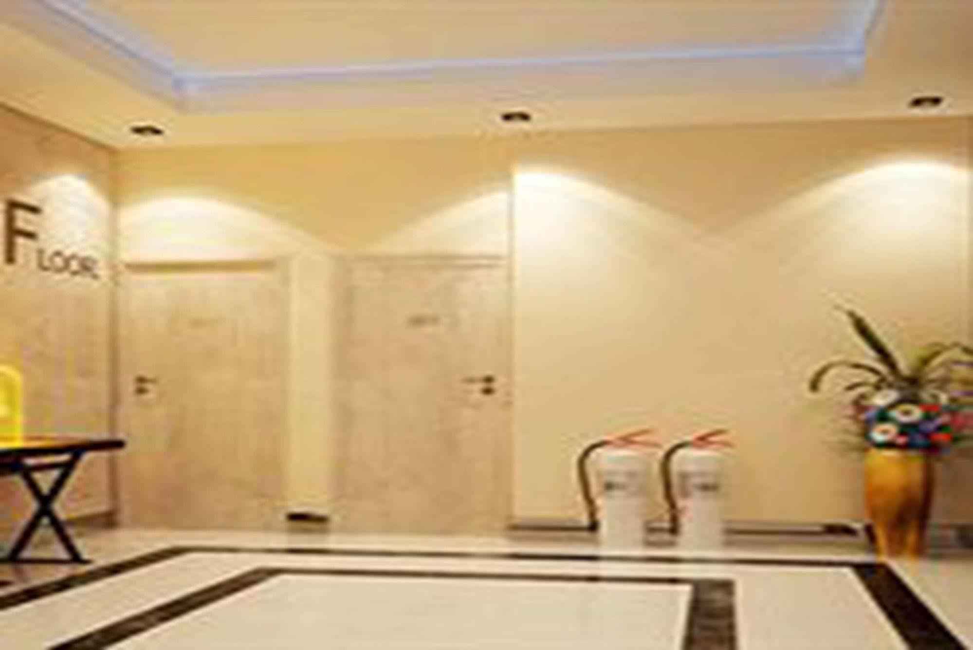 Eleven Avenue Suites Bangkok Ngoại thất bức ảnh