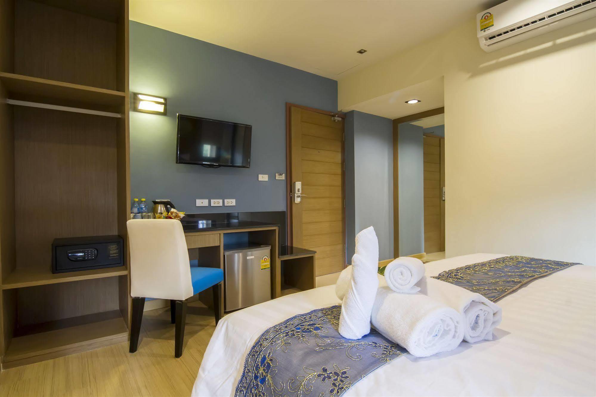 Eleven Avenue Suites Bangkok Ngoại thất bức ảnh