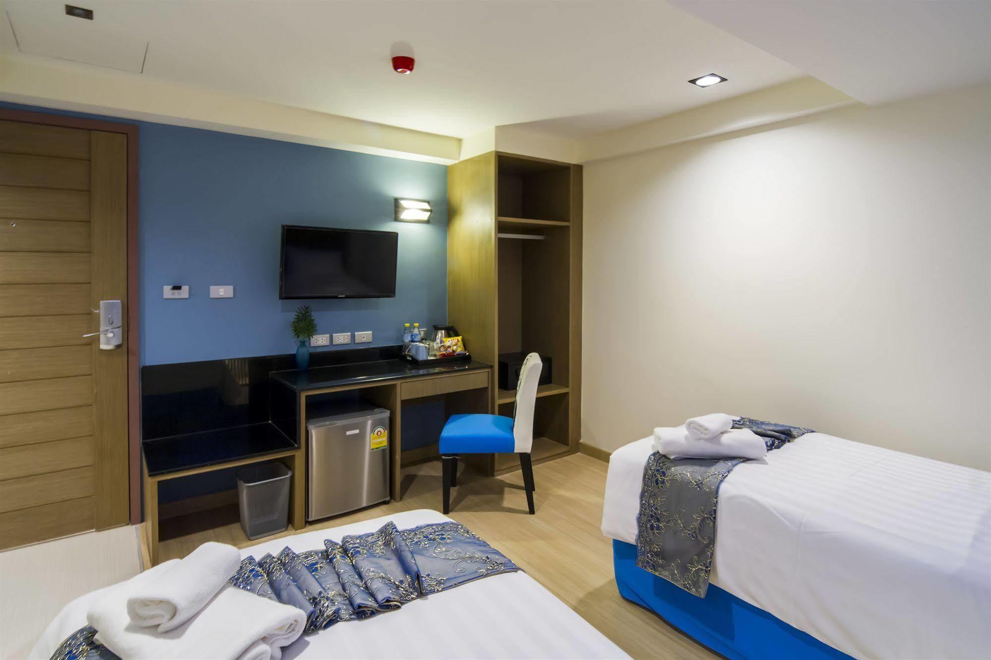 Eleven Avenue Suites Bangkok Ngoại thất bức ảnh