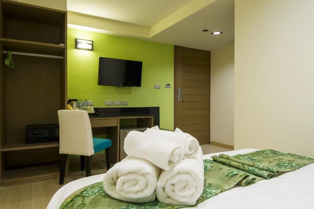Eleven Avenue Suites Bangkok Ngoại thất bức ảnh