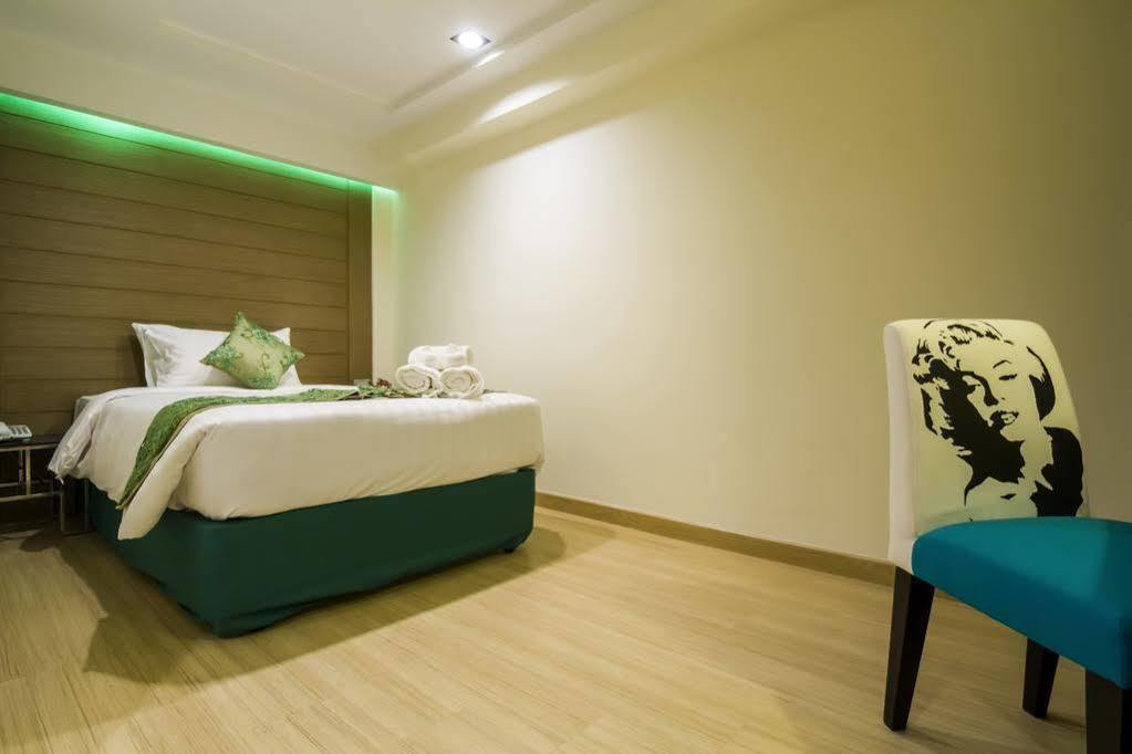 Eleven Avenue Suites Bangkok Ngoại thất bức ảnh